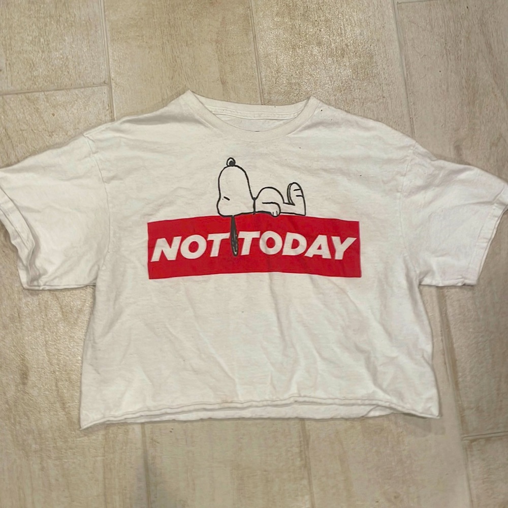 Peanuts brand size medium